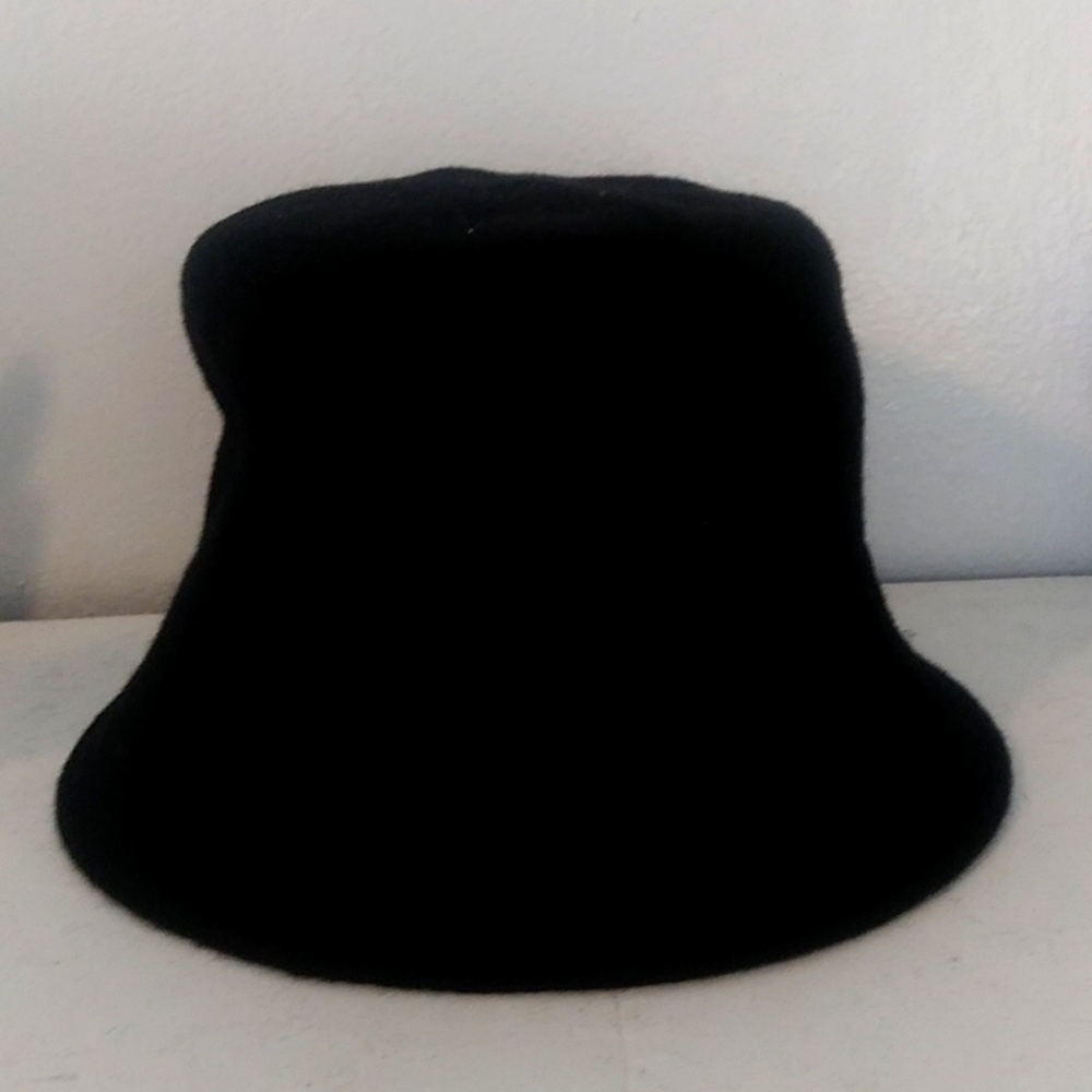 NWOT Uniqlo Wool Bucket Hat, Black, Small Unisex